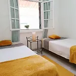 & Flower - Private Bedrooms * פונשל