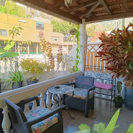 & Flower - Private Bedrooms