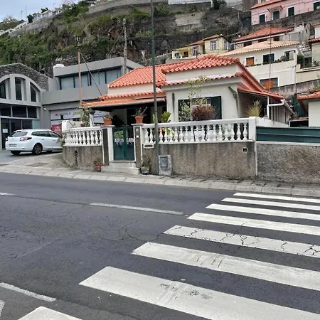 & Flower - Private Bedrooms Maison d'hôtes Funchal (Madeira)