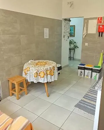 & Flower - Private Bedrooms Funchal (Madeira)