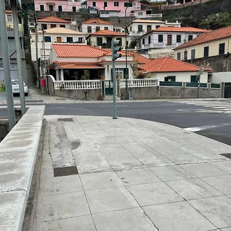 Guest house & Flower - Private Bedrooms Funchal (Madeira)