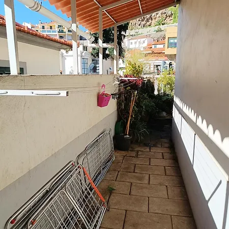 & Flower - Private Bedrooms