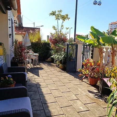 Guest house & Flower - Private Bedrooms *