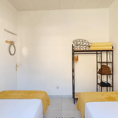 & Flower - Private Bedrooms Funchal
