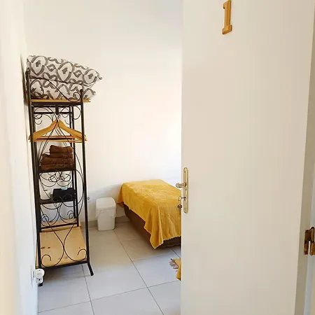 & Flower - Private Bedrooms Konukevi
