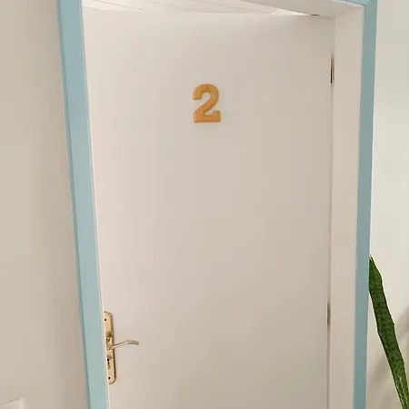 & Flower - Private Bedrooms * Funchal (Madeira)