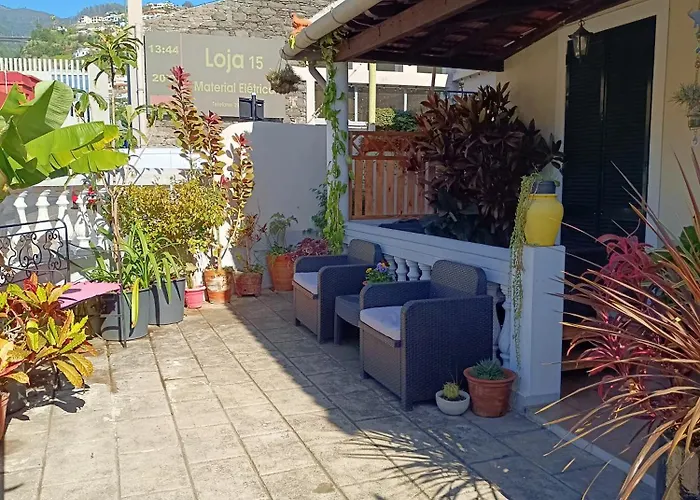 & Flower - Private Bedrooms Funchal (Madeira)
