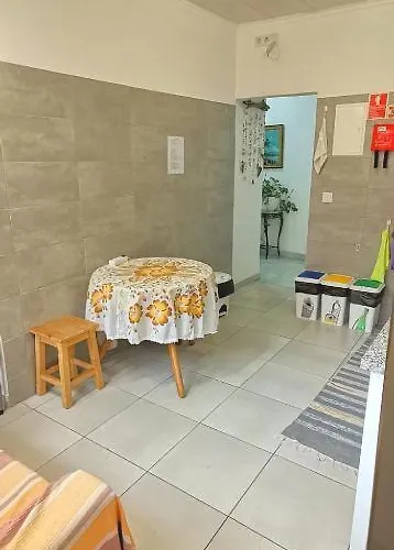 & Flower - Private Bedrooms Funchal (Madeira)