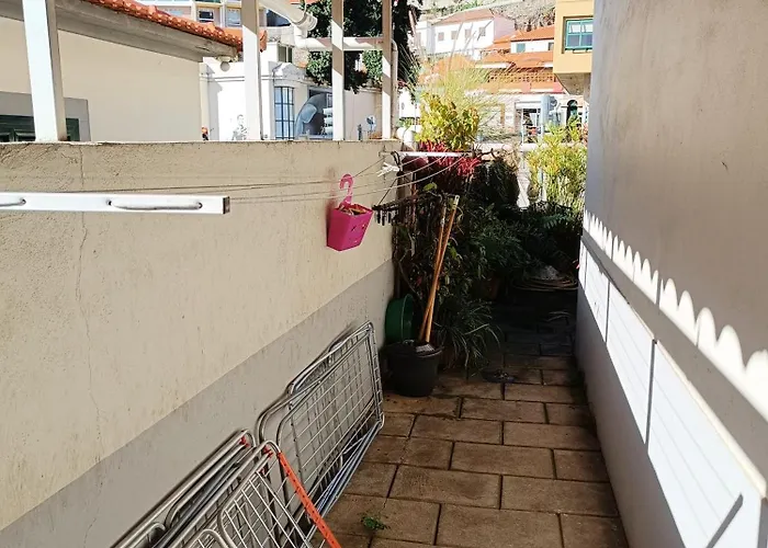 & Flower - Private Bedrooms