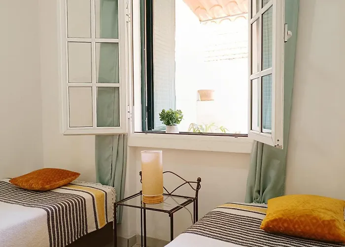 & Flower - Private Bedrooms Πανσιόν *