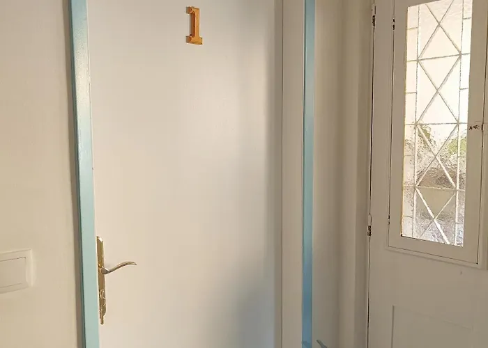 & Flower - Private Bedrooms